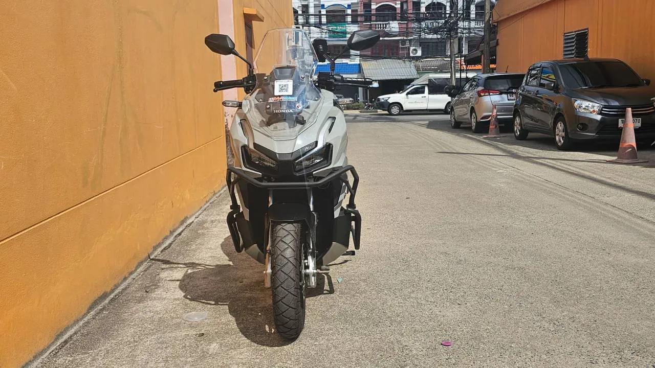 Скутер Honda ADV160 2025 в аренду на Пхукете