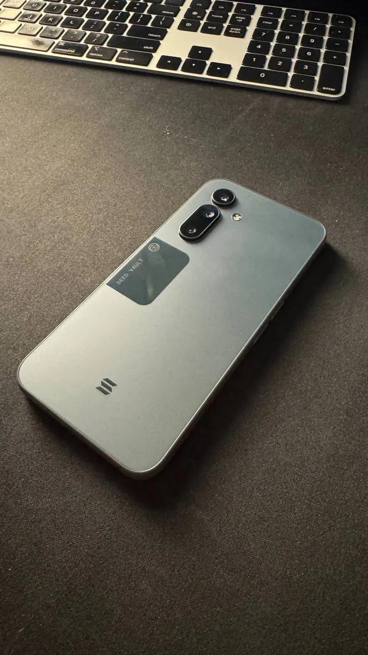 Смартфон Solana Mobile Seeker