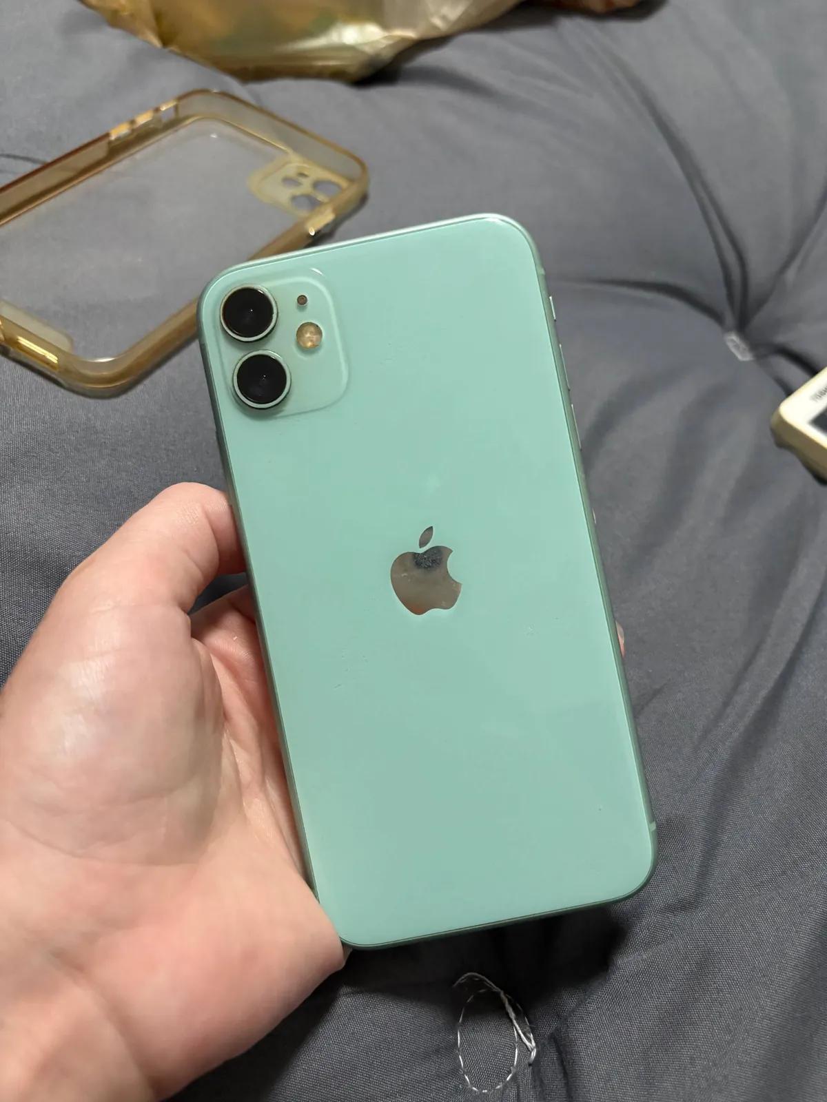 IPhone 11 128 ГБ, зелёный