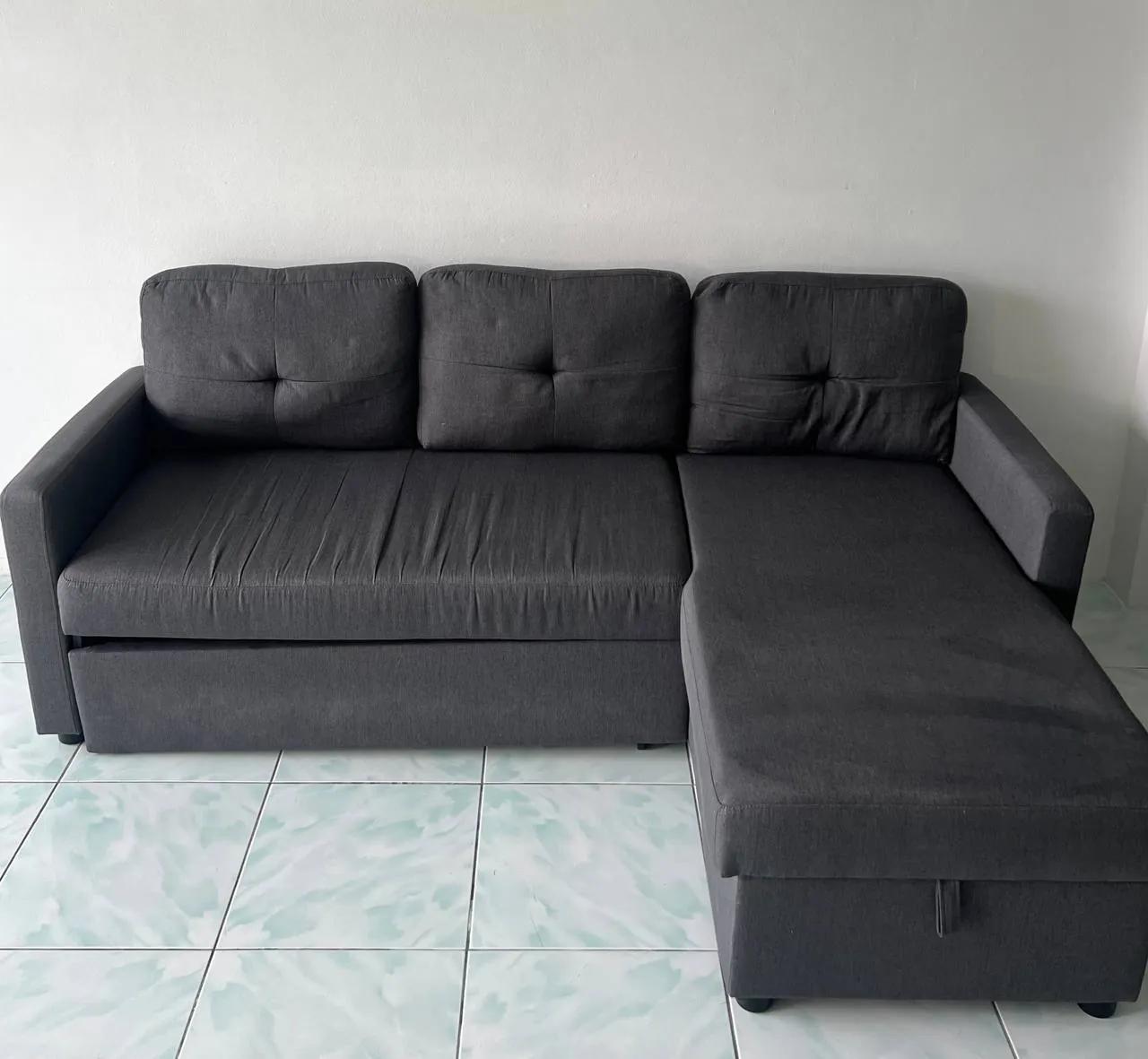 Диван-кровать размером 202x135x86 см