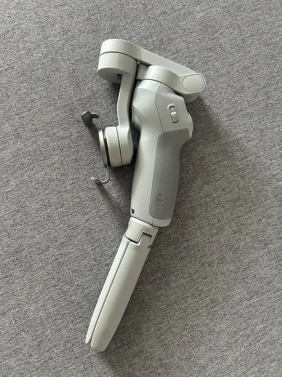Стабилизатор DJI Osmo Mobile SE
