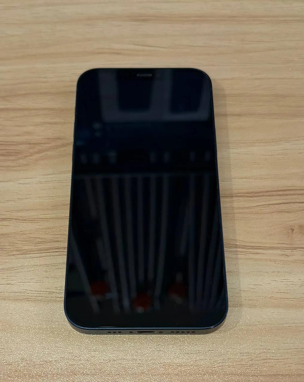 IPhone 12 128GB в хорошем состоянии