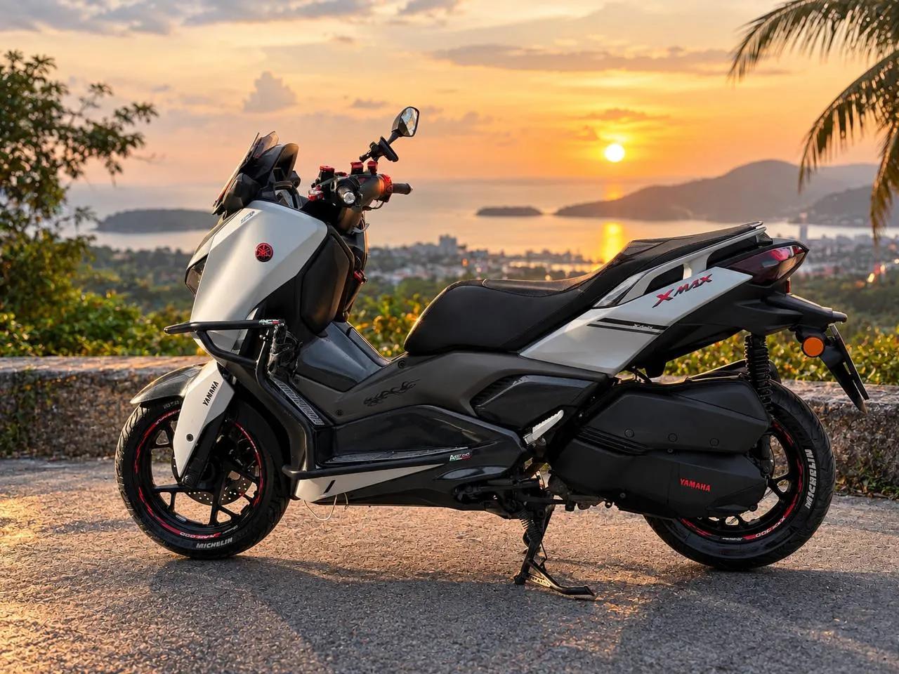 Скутер Yamaha XMAX в отличном состоянии