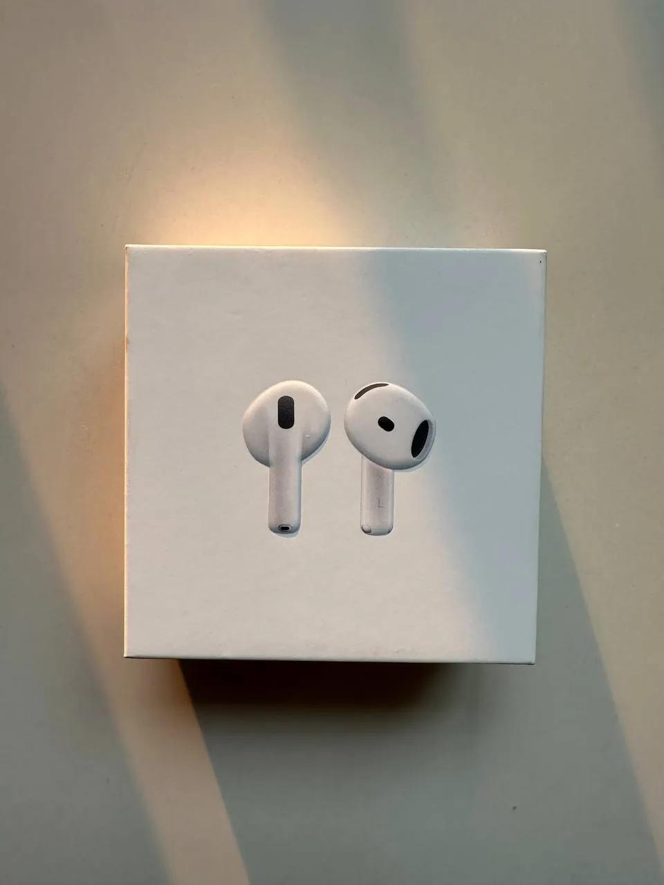 Новые наушники AirPods 5 в заводской упаковке