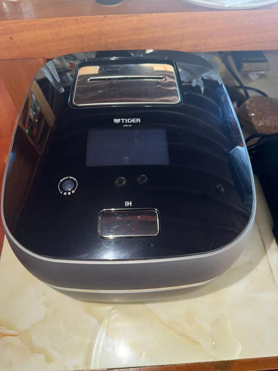 Рисоварка Tiger JPX-W10W с глиняной чашей