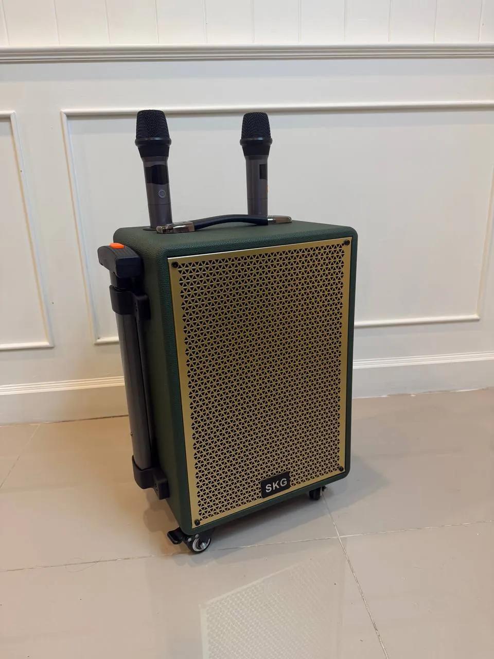 Bluetooth-колонка SKG KG-068 с микрофонами
