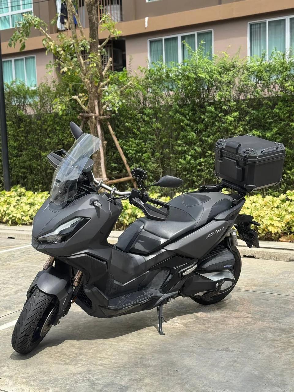 Аренда скутера Honda ADV 350