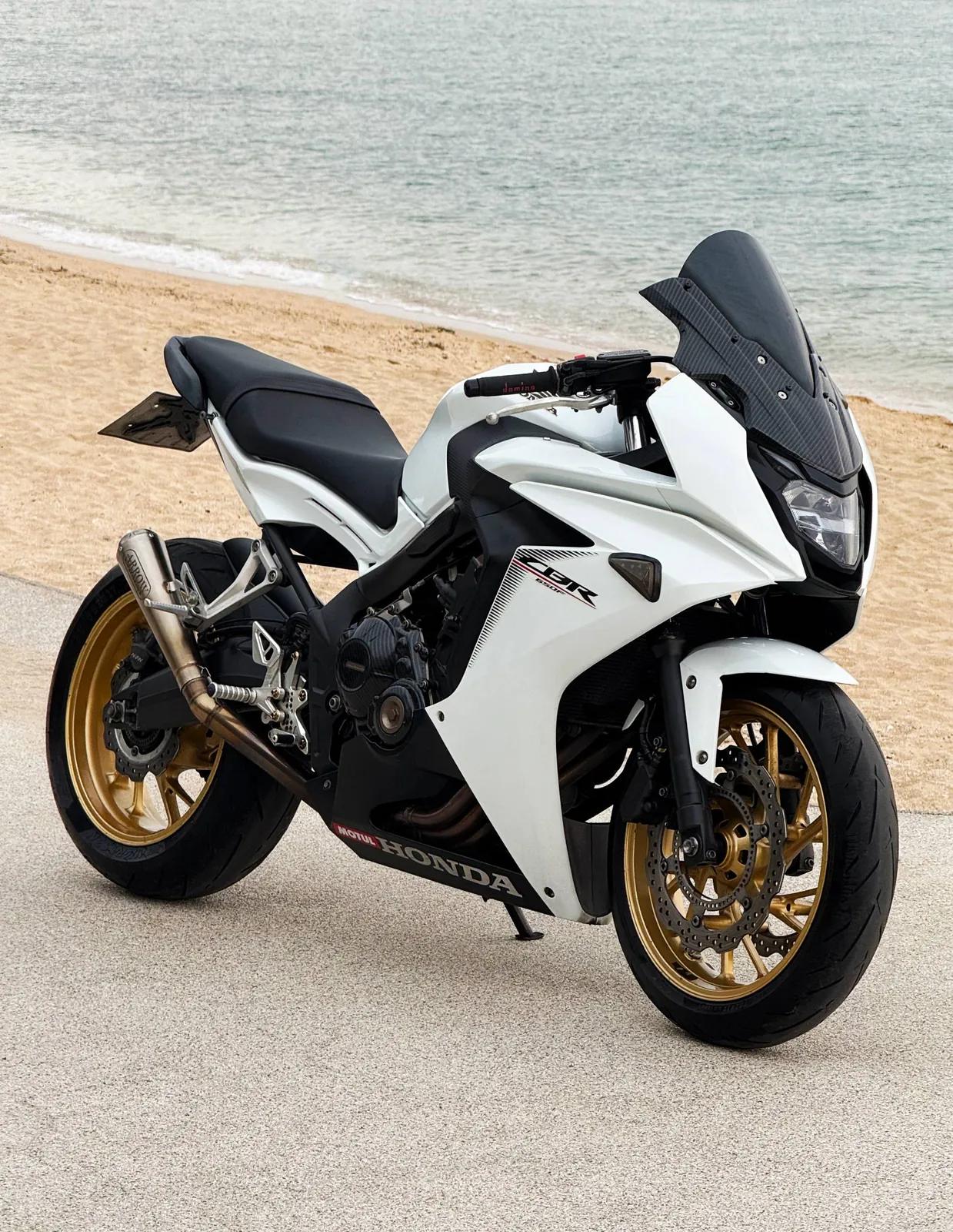 Мотоцикл Honda CBR650F 2017 года