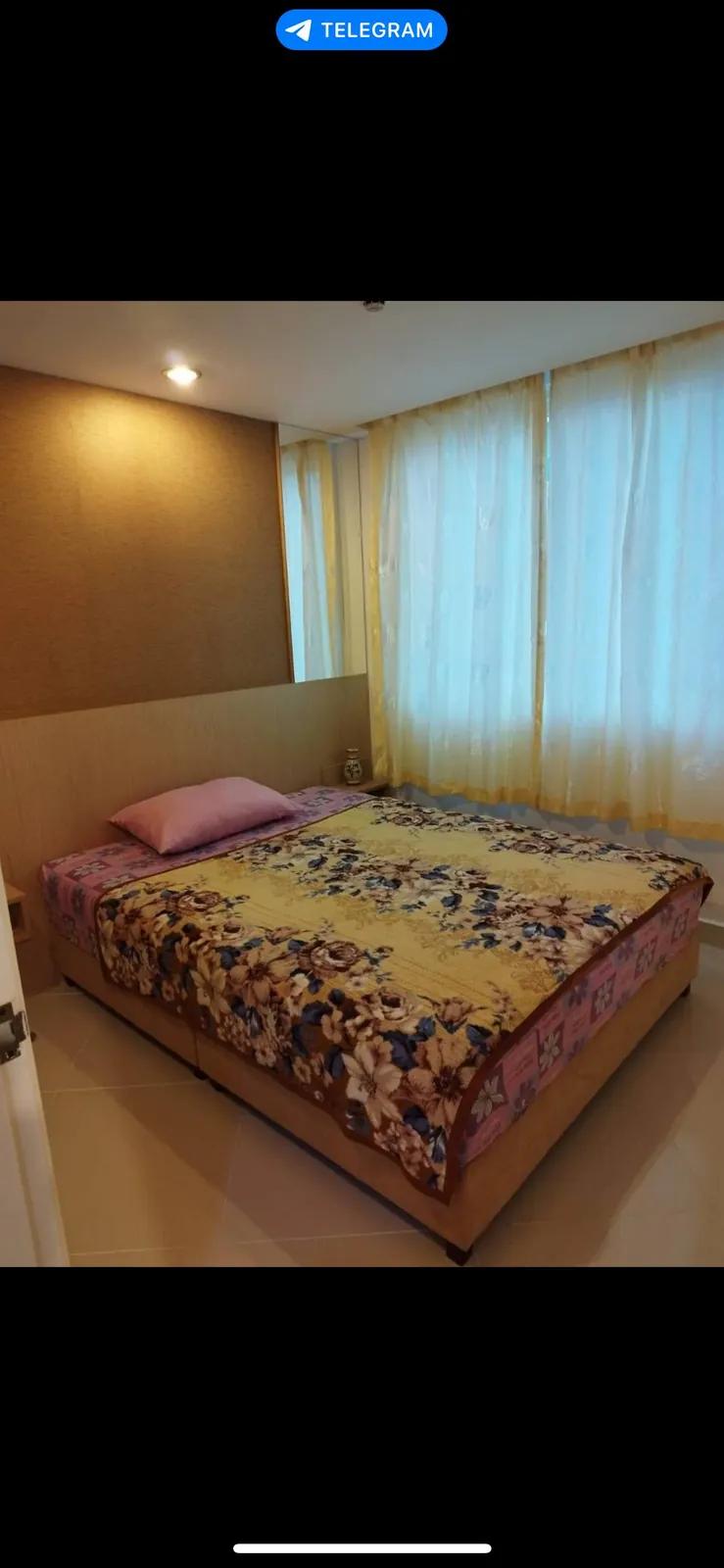 Кровать queen size с матрасом