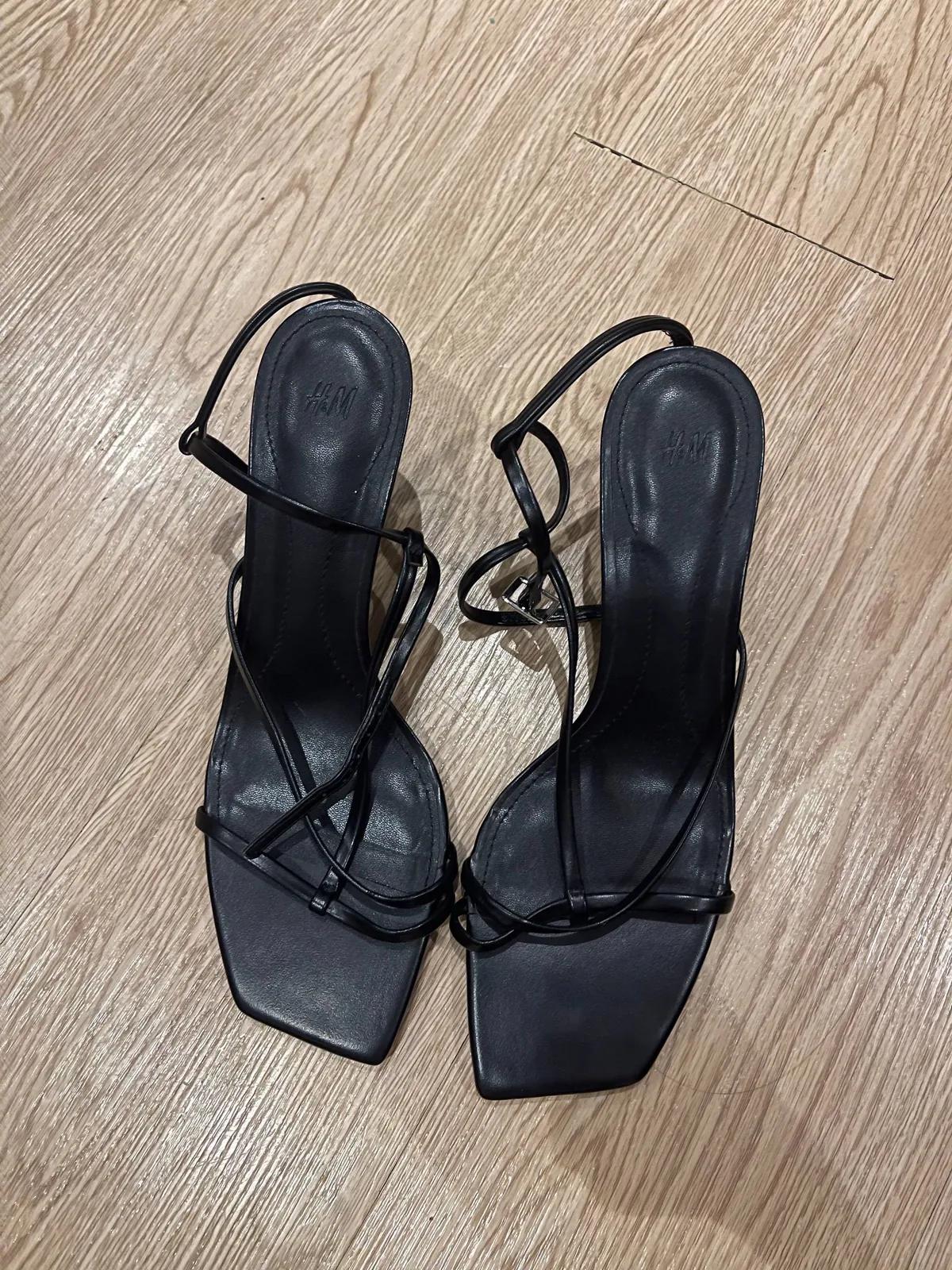 Женские туфли H&M