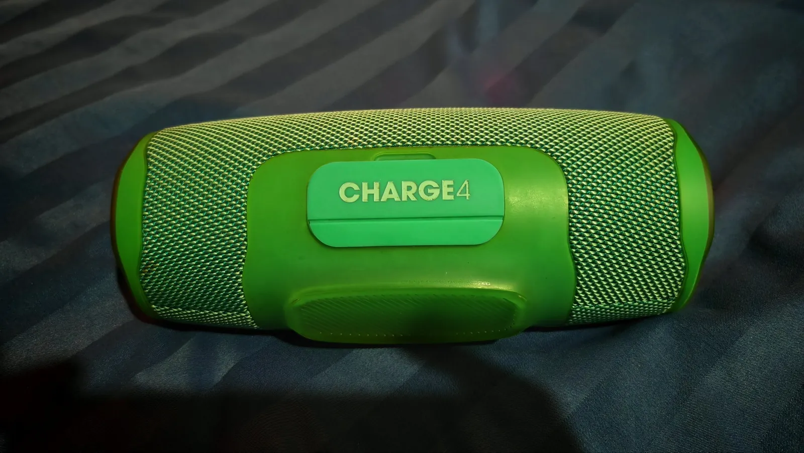 Портативная Bluetooth-колонка JBL Charge 4 1