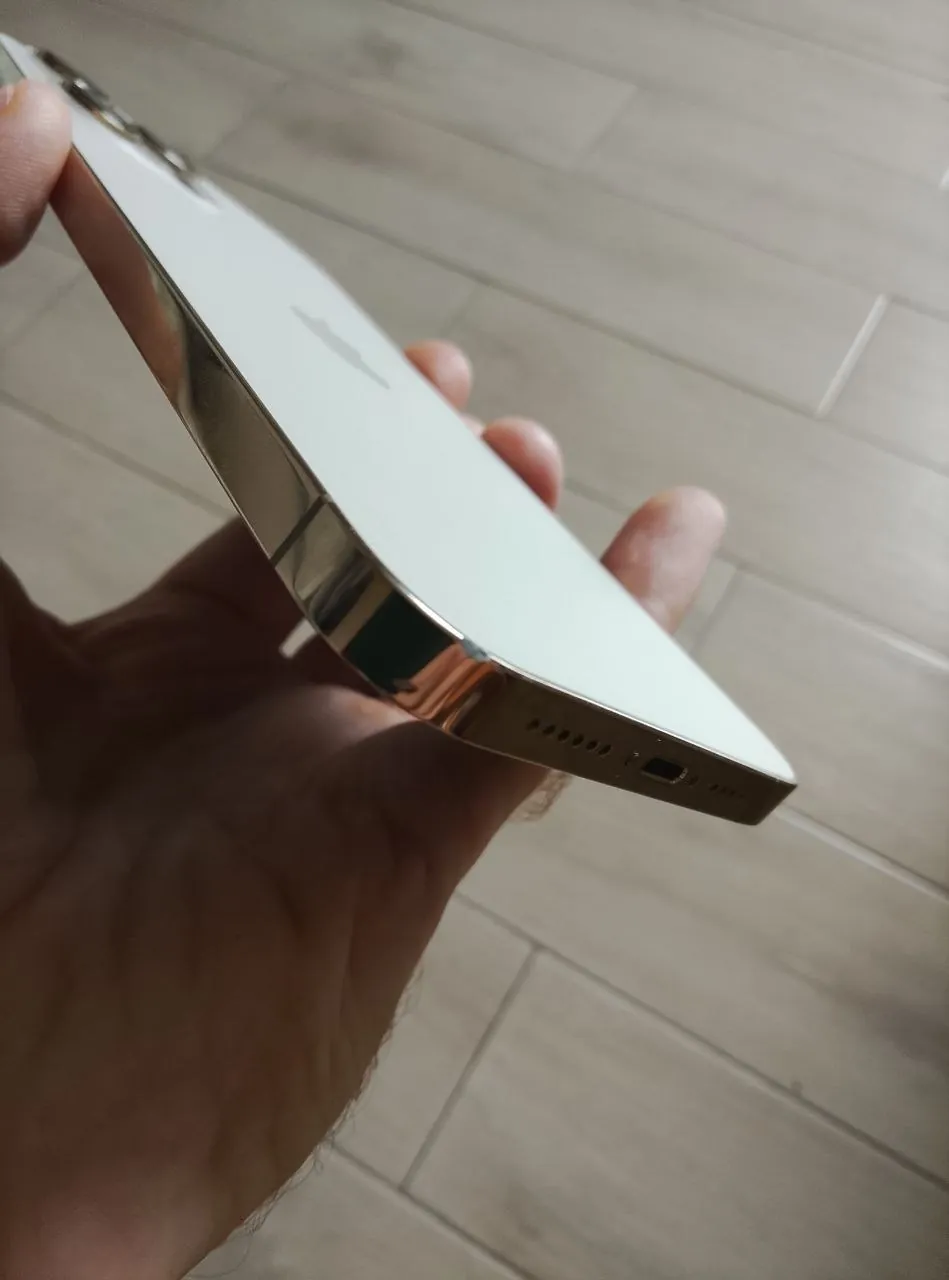 IPhone 12 Pro Max 128GB с заменённой батареей 3