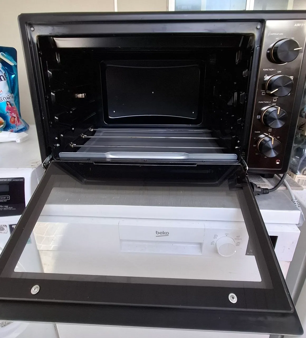 Электрическая духовка Electrolux на 70 литров 3