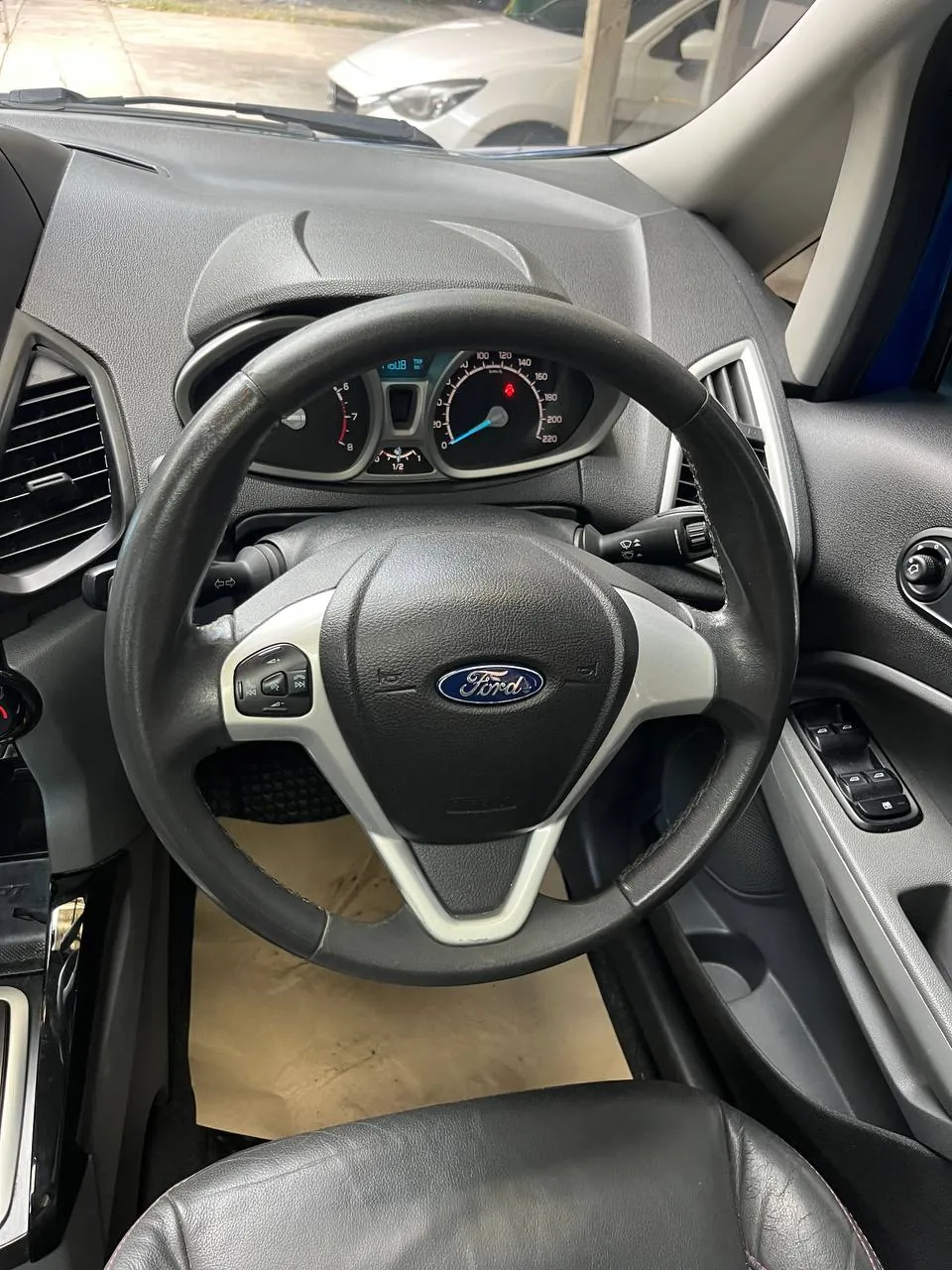 Ford EcoSport Titanium с роботизированной КПП 5