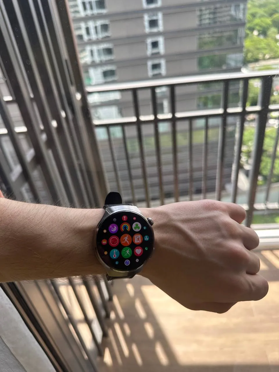 Смарт-часы Huawei Watch 4 Pro серебристые 3