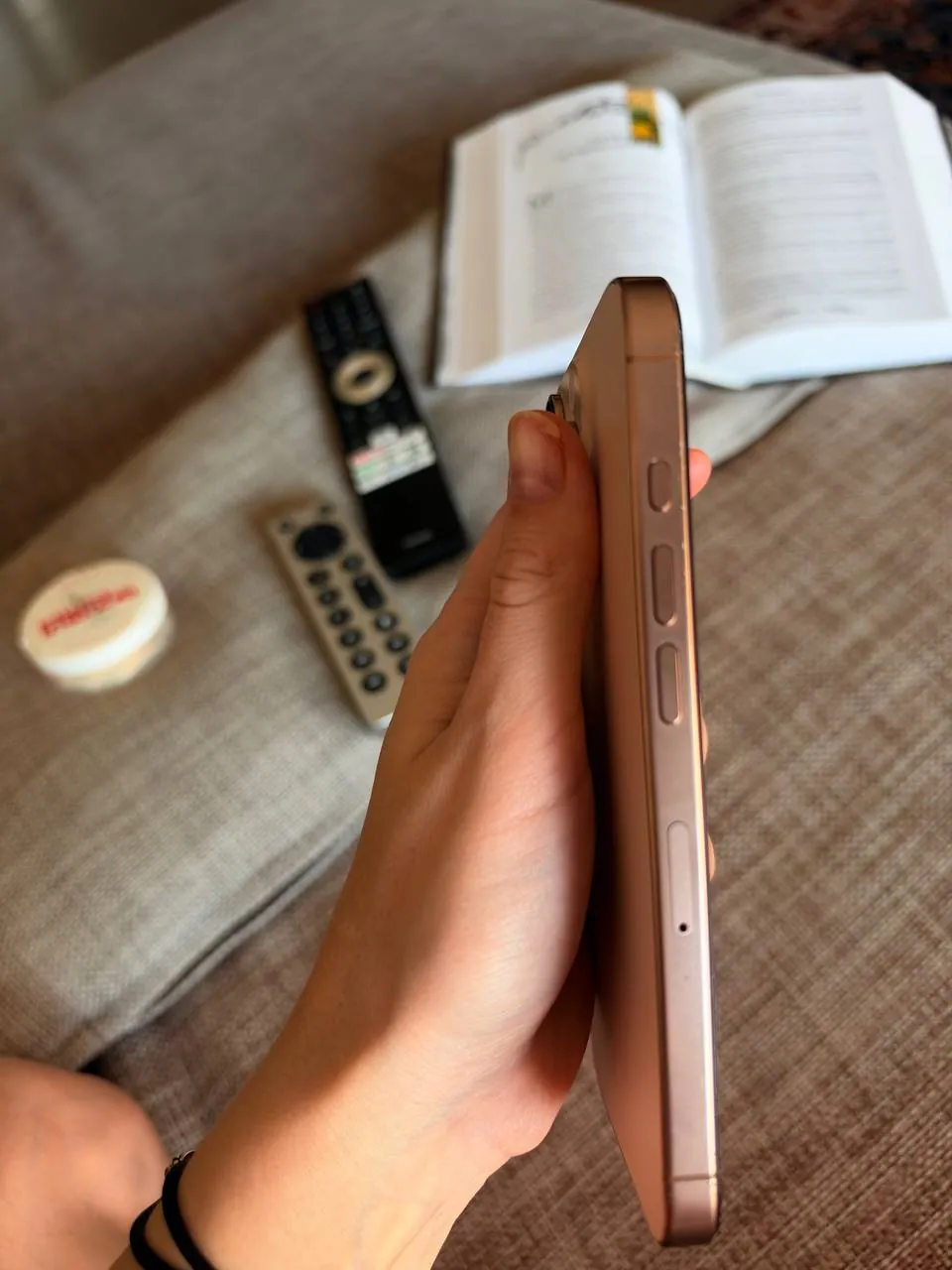 IPhone 16 Pro 128 ГБ 4