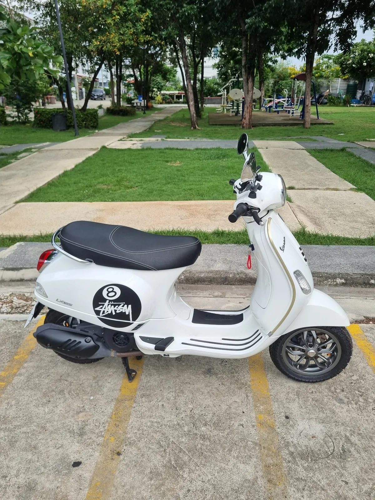 Скутер Vespa LX 125 белый 2