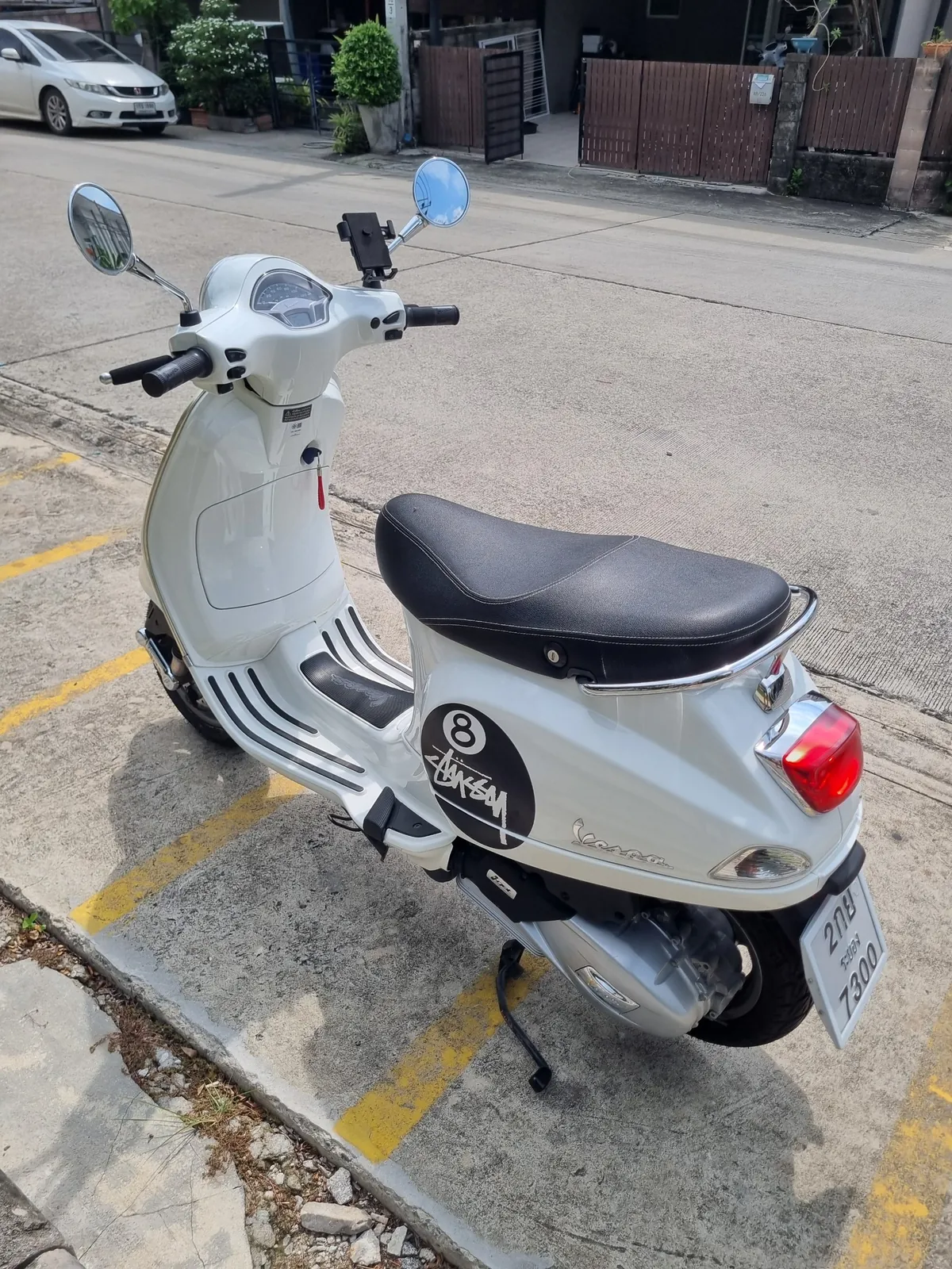 Скутер Vespa LX 125 белый 4