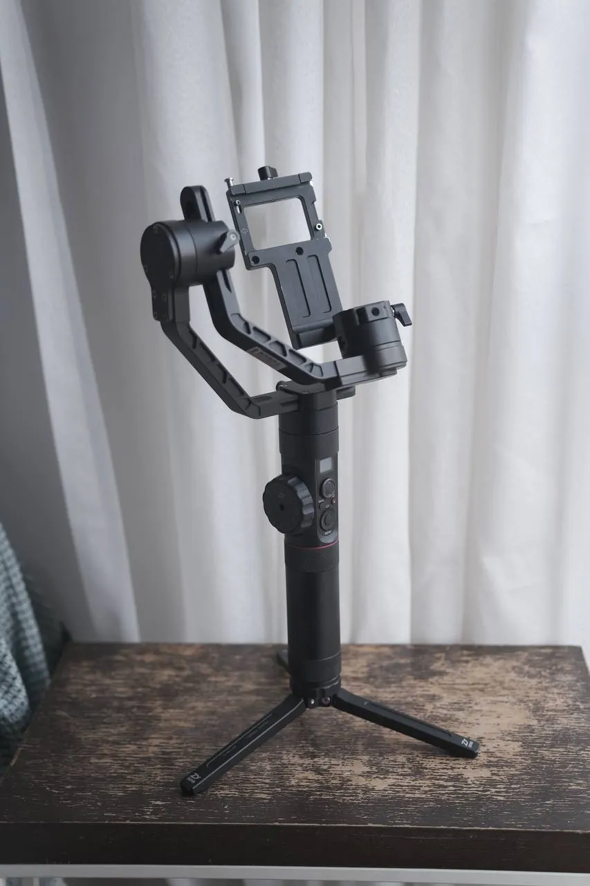 Стабилизатор Zhiyun Crane 2 и объектив Samyang 1