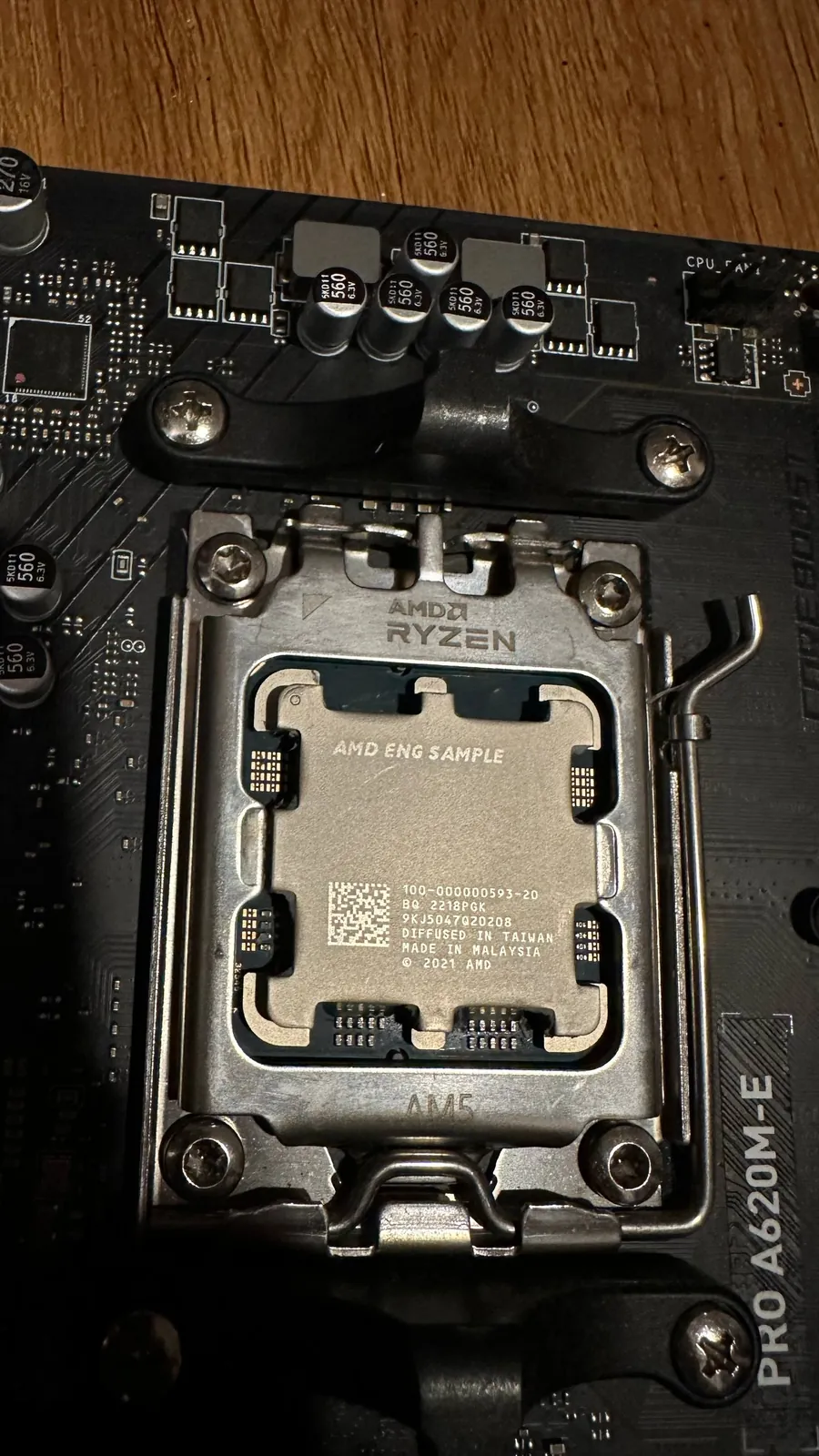 Комплектующие ПК и модуль памяти DDR4 2