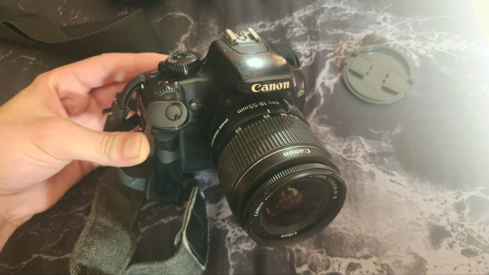 Зеркальный фотоаппарат Canon EOS 60D с объективом 2