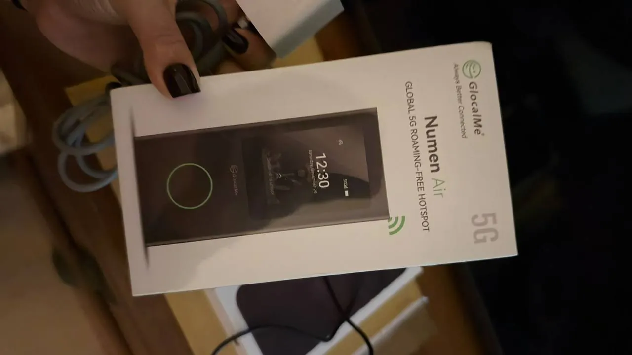 Портативный Wi-Fi роутер GlocalMe Numen Air 5G 2