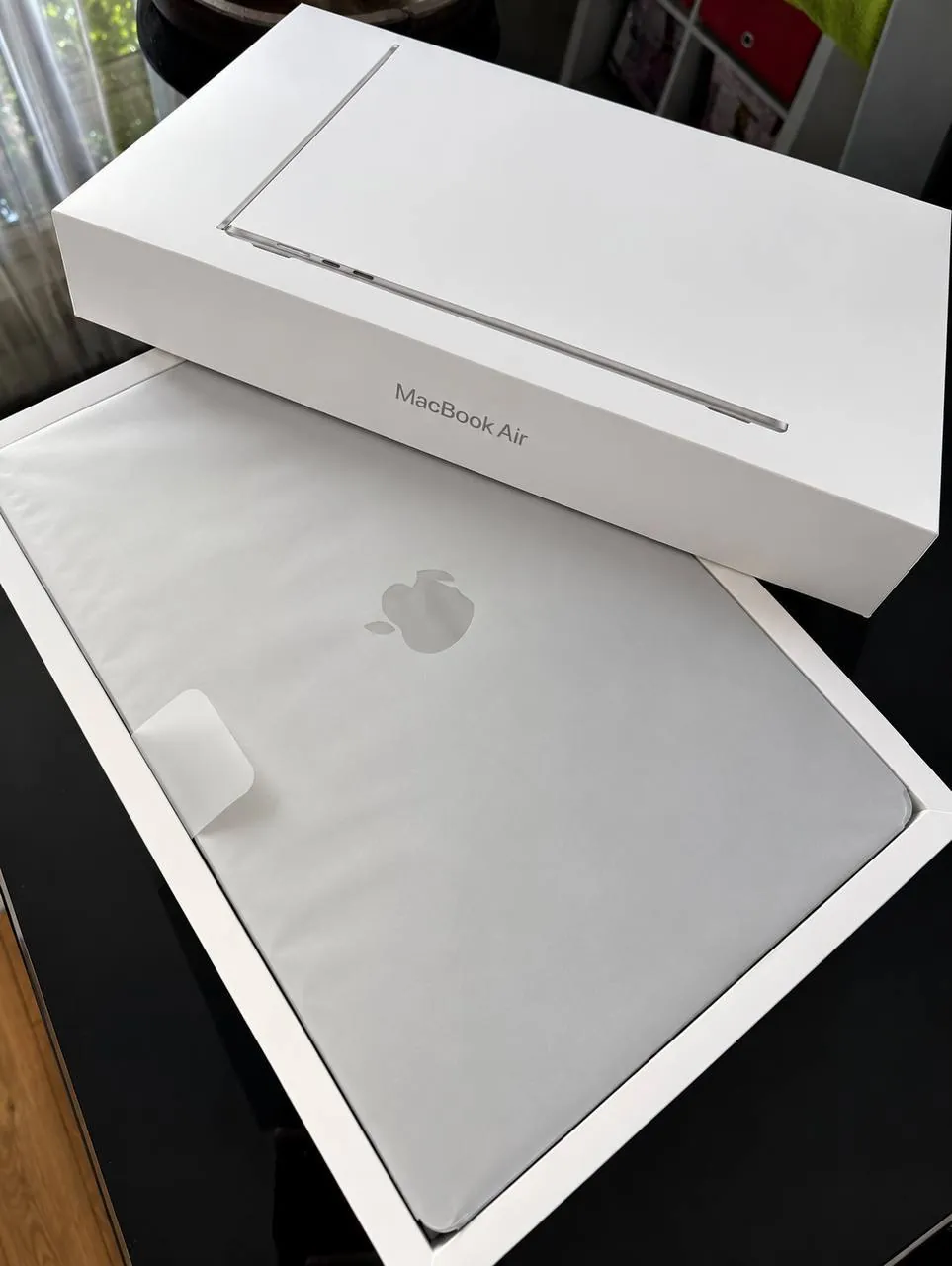 MacBook Air 15 M5, 24 ГБ, 1 ТБ 1
