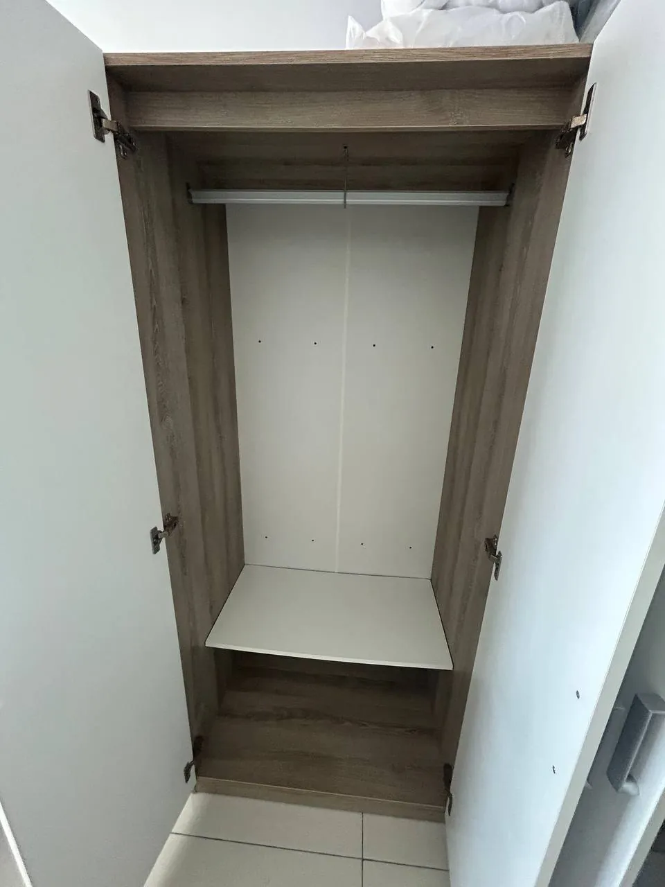 Диван, кровать и шкафы в Пратамнаке 4