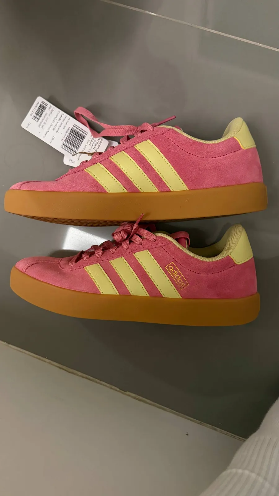 Женские кроссовки Adidas, новые, оригинал 2
