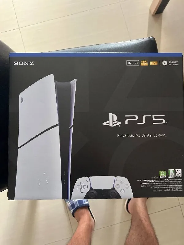 PlayStation 5 с FIFA 2027 и джойстиком 1