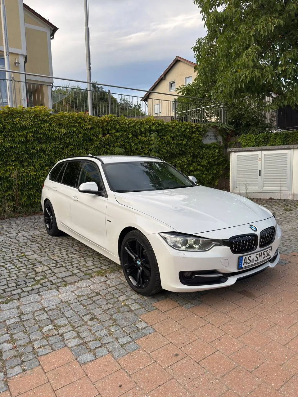 BMW 320d 2012 года выпуска 1