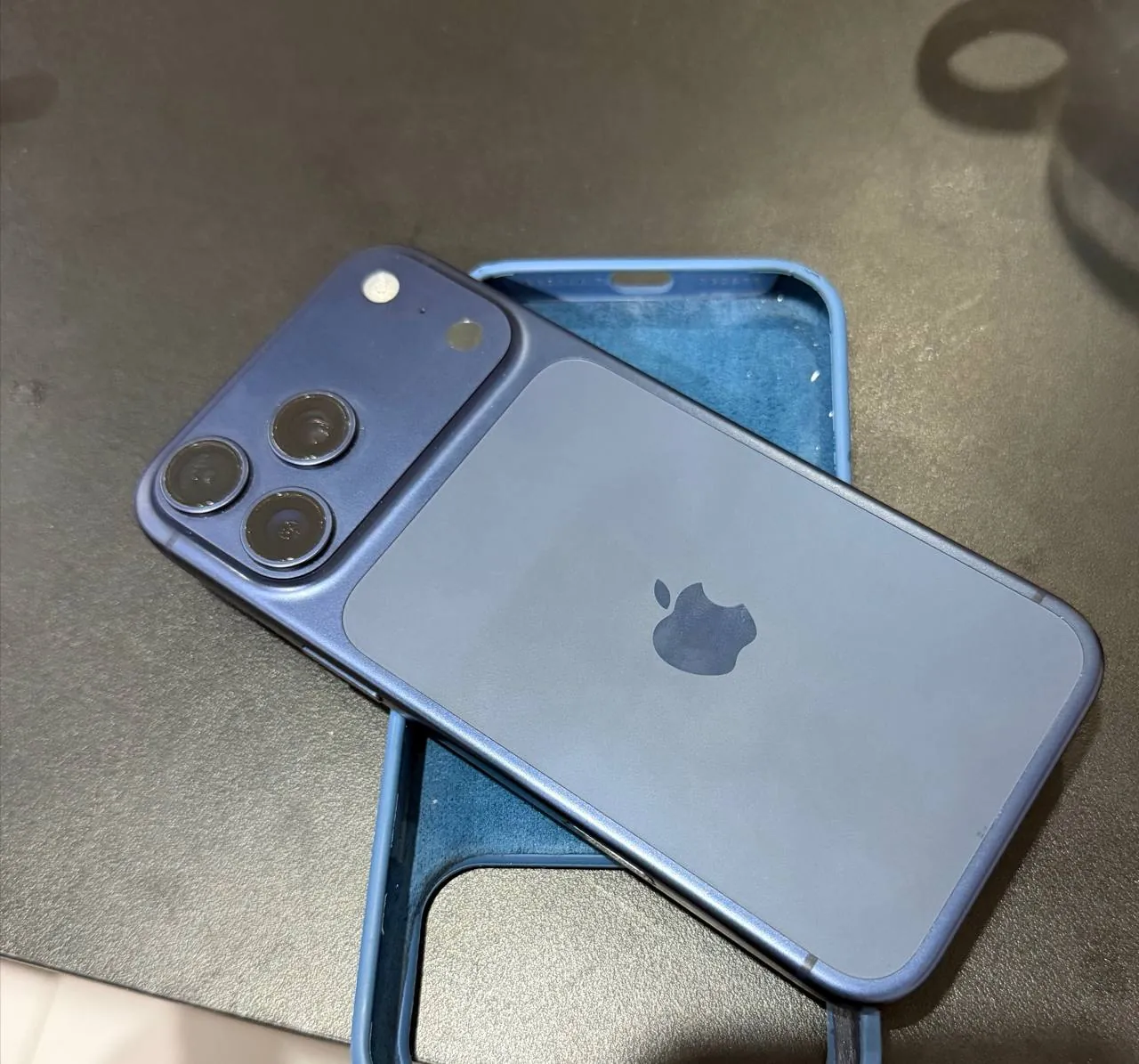 IPhone 17 Pro Max 256 ГБ 1