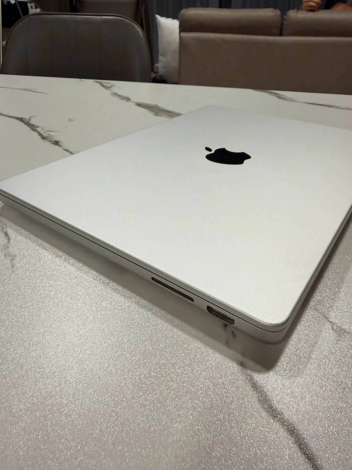 MacBook Pro M3 14 дюймов 512 ГБ 3
