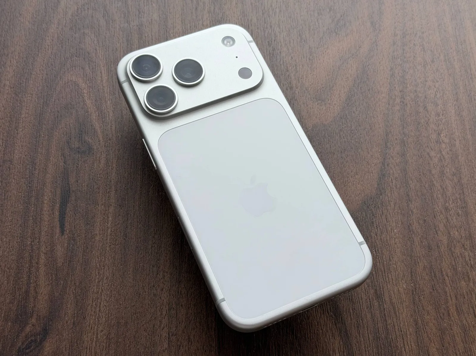 IPhone 17 Pro 256GB esim серебристый 1