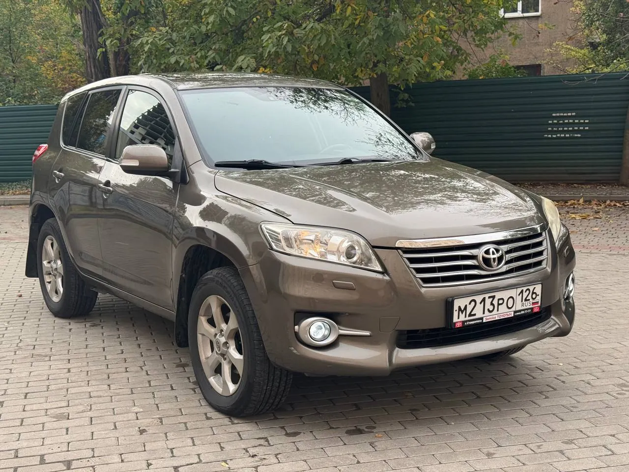 Toyota RAV4 2010 года выпуска 1