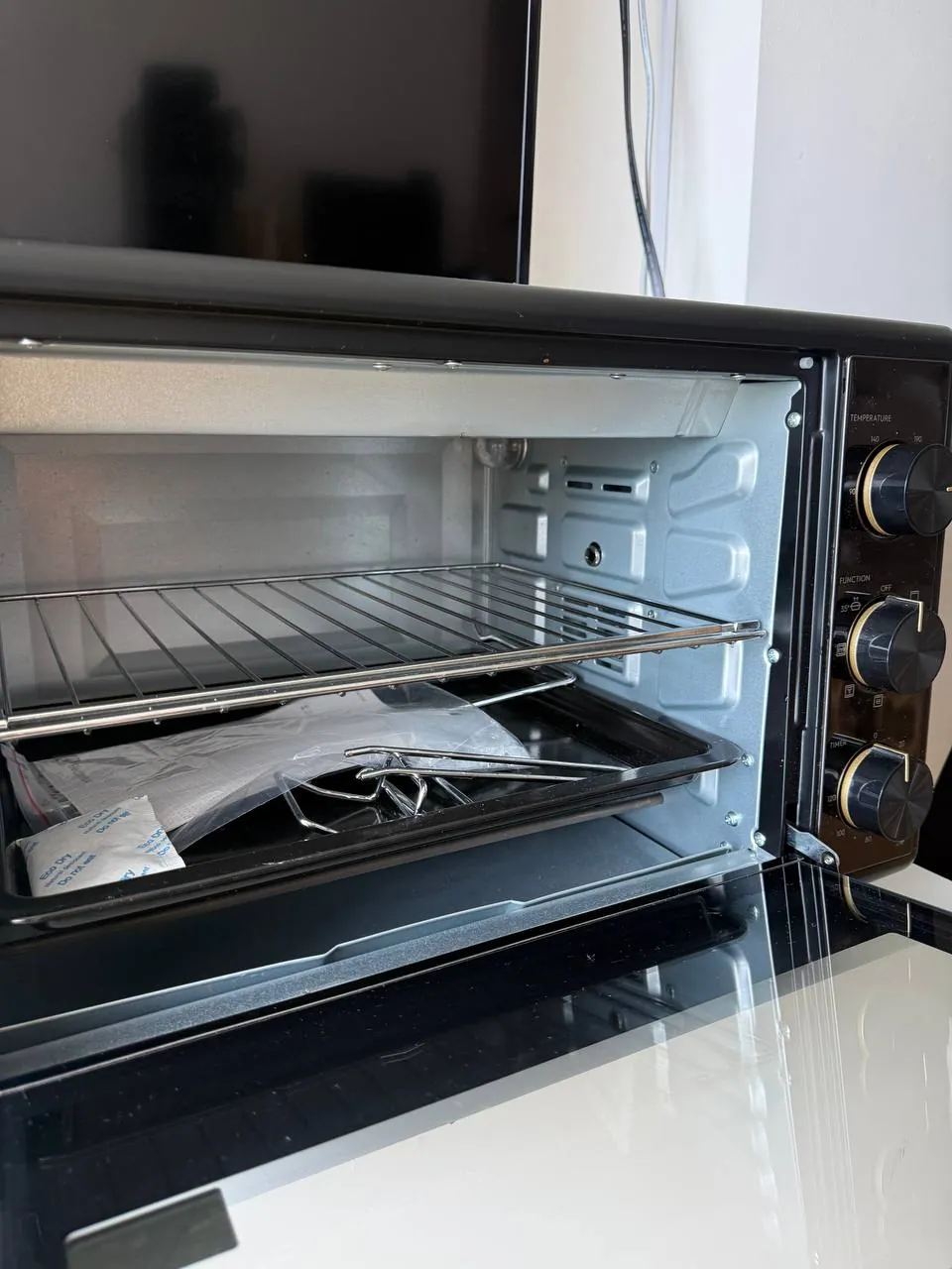 Электрическая духовка Electrolux на 32 литра 4