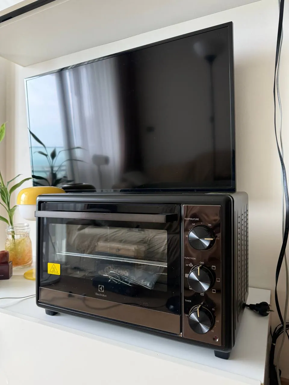 Электрическая духовка Electrolux на 32 литра 1