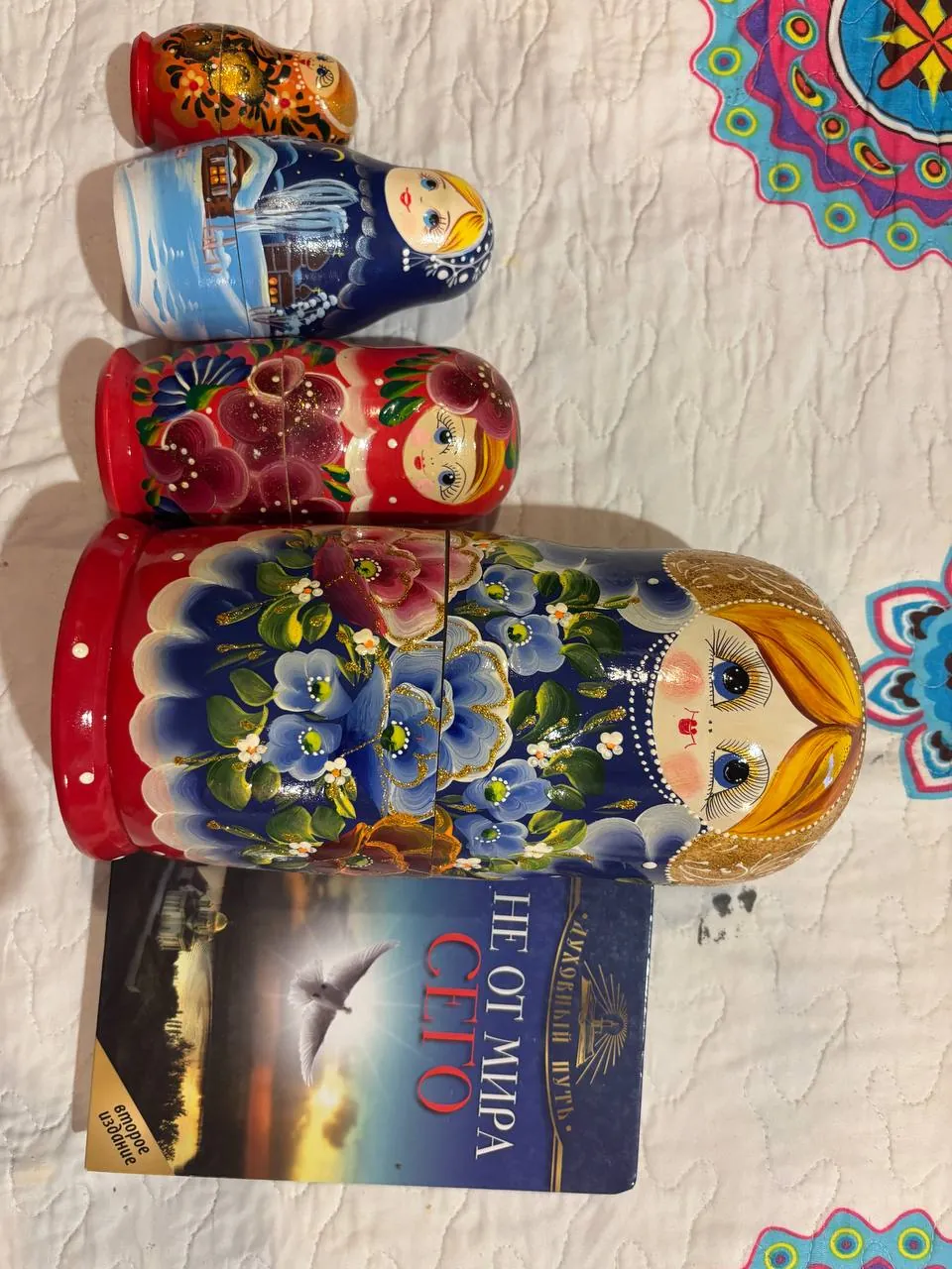 Книги, игрушки и матрёшки 4