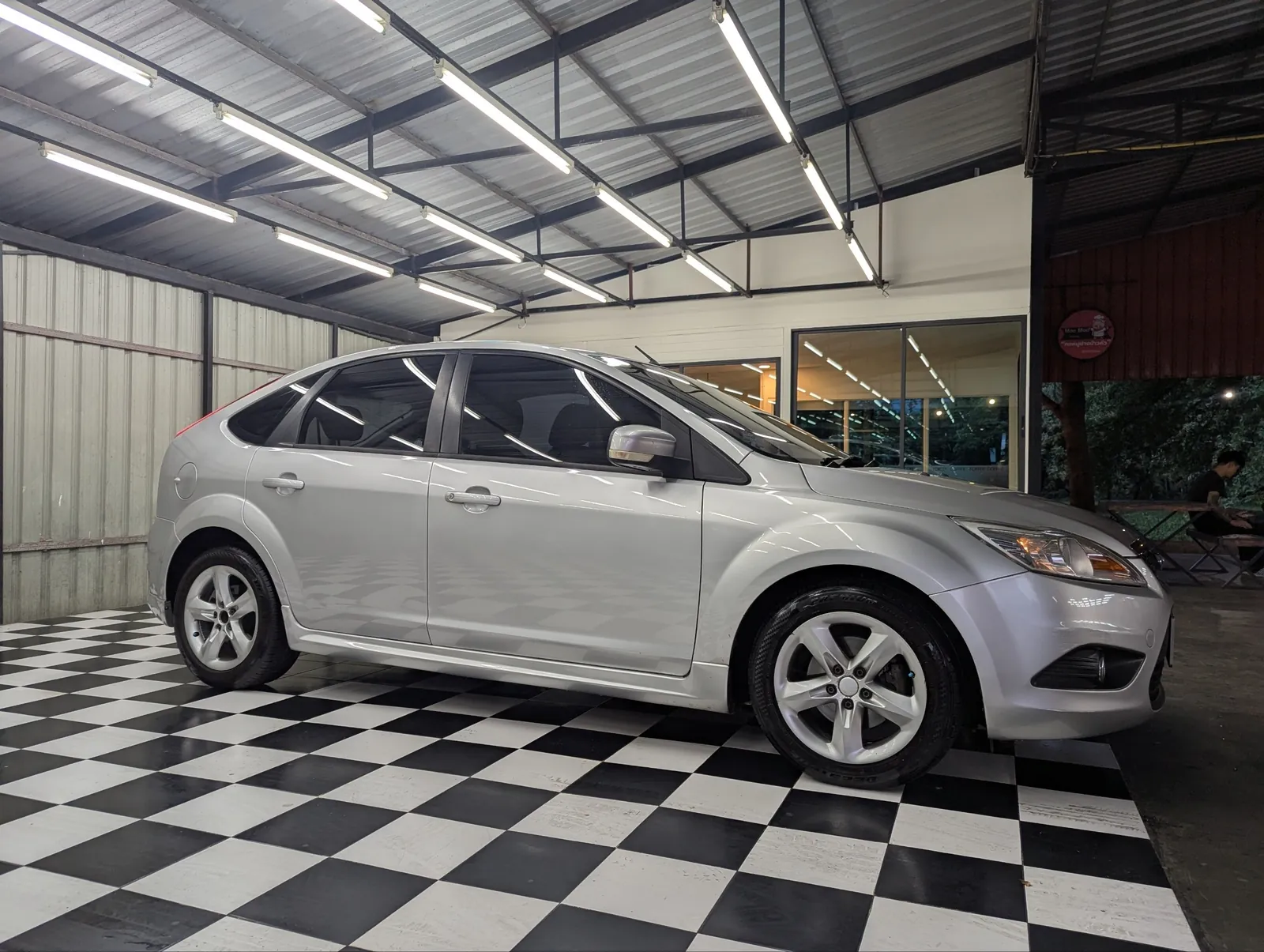 Ford Focus 2011 года с автоматом 1