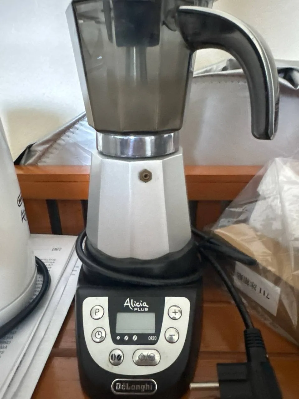 Гейзерная кофеварка DeLonghi в хорошем состоянии 1