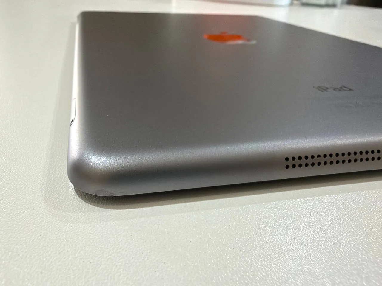 IPad Air 16 ГБ Wi-Fi + Cellular, Space Gray 3