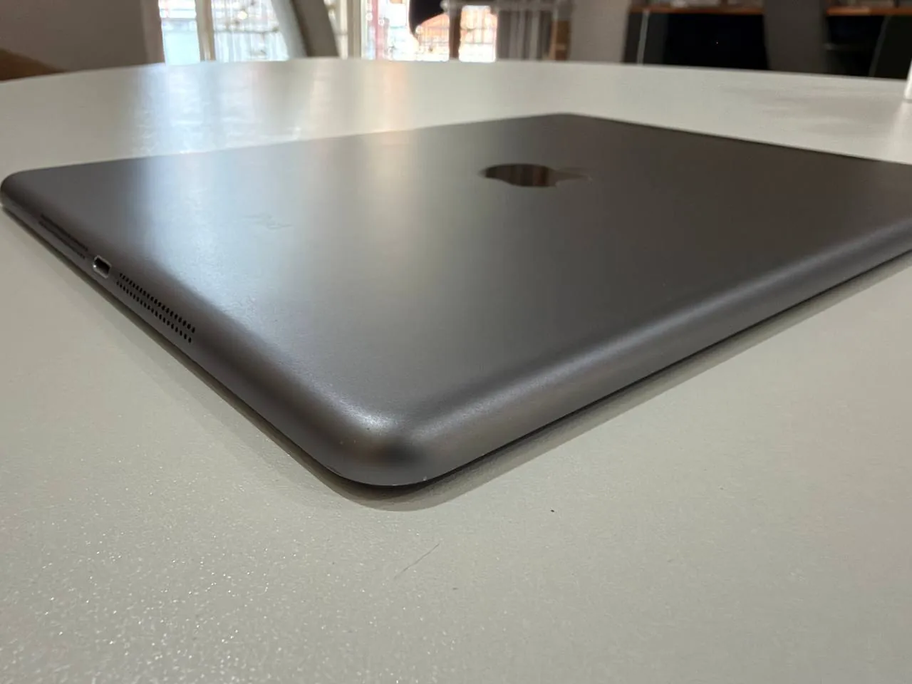 IPad Air 16 ГБ Wi-Fi + Cellular, Space Gray 4