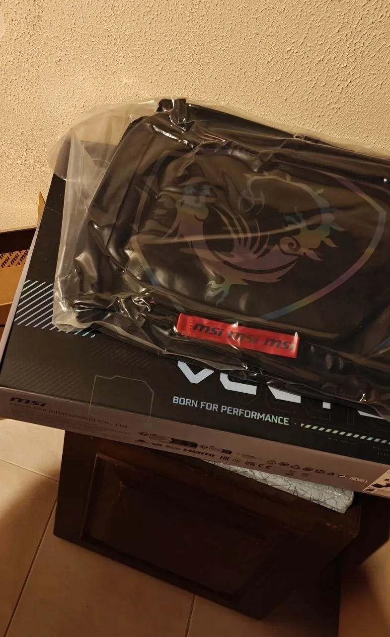 Игровой ноутбук MSI Vector A18 3