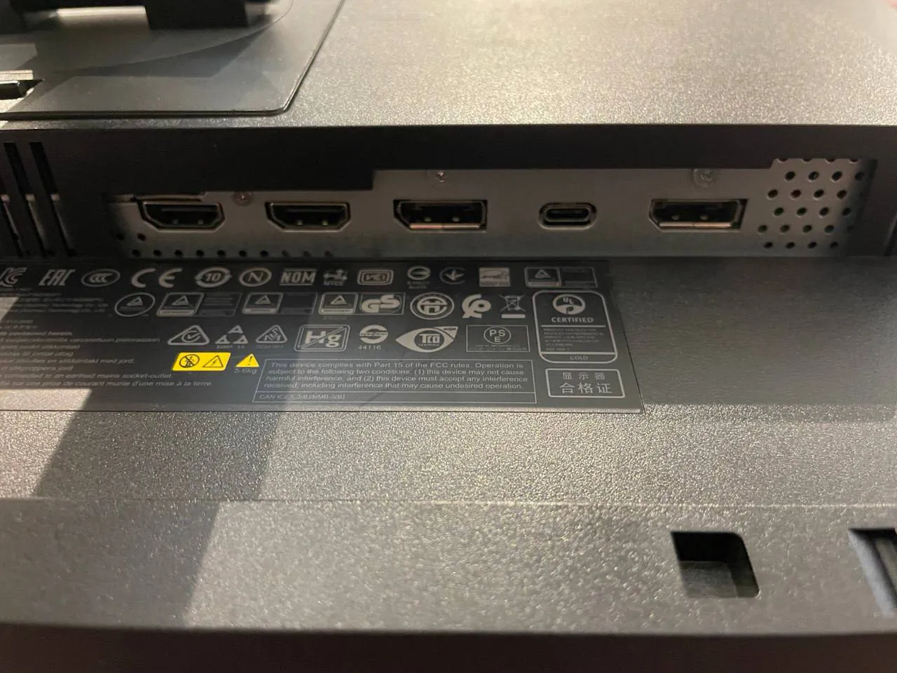 Дрон DJI Mini 2 и монитор Lenovo ThinkVision 3
