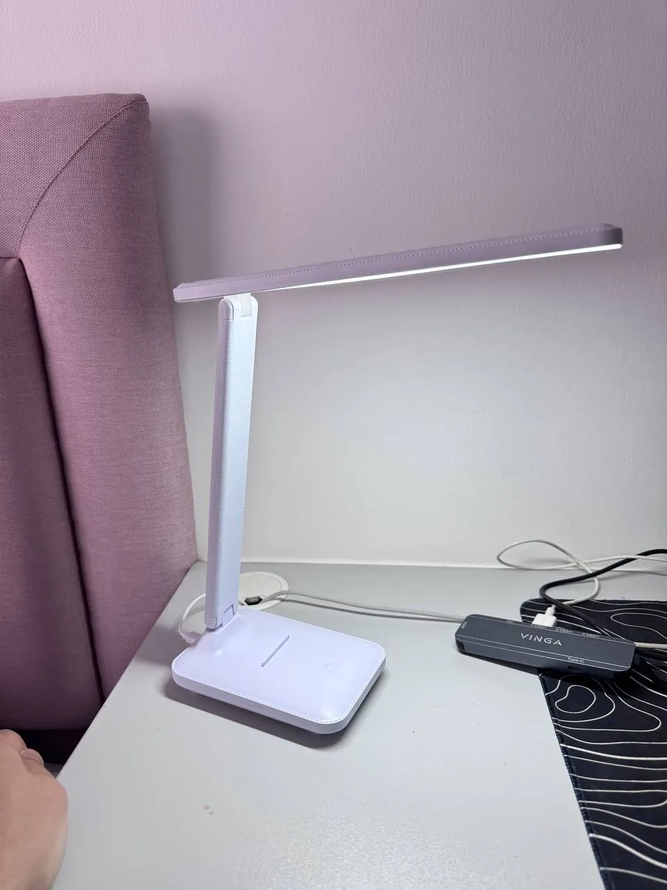 Настольная лампа с USB 1