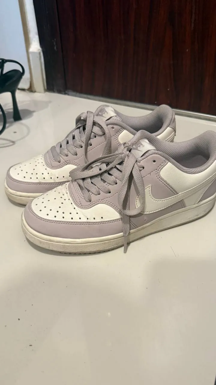 Кроссовки Nike в хорошем состоянии 1