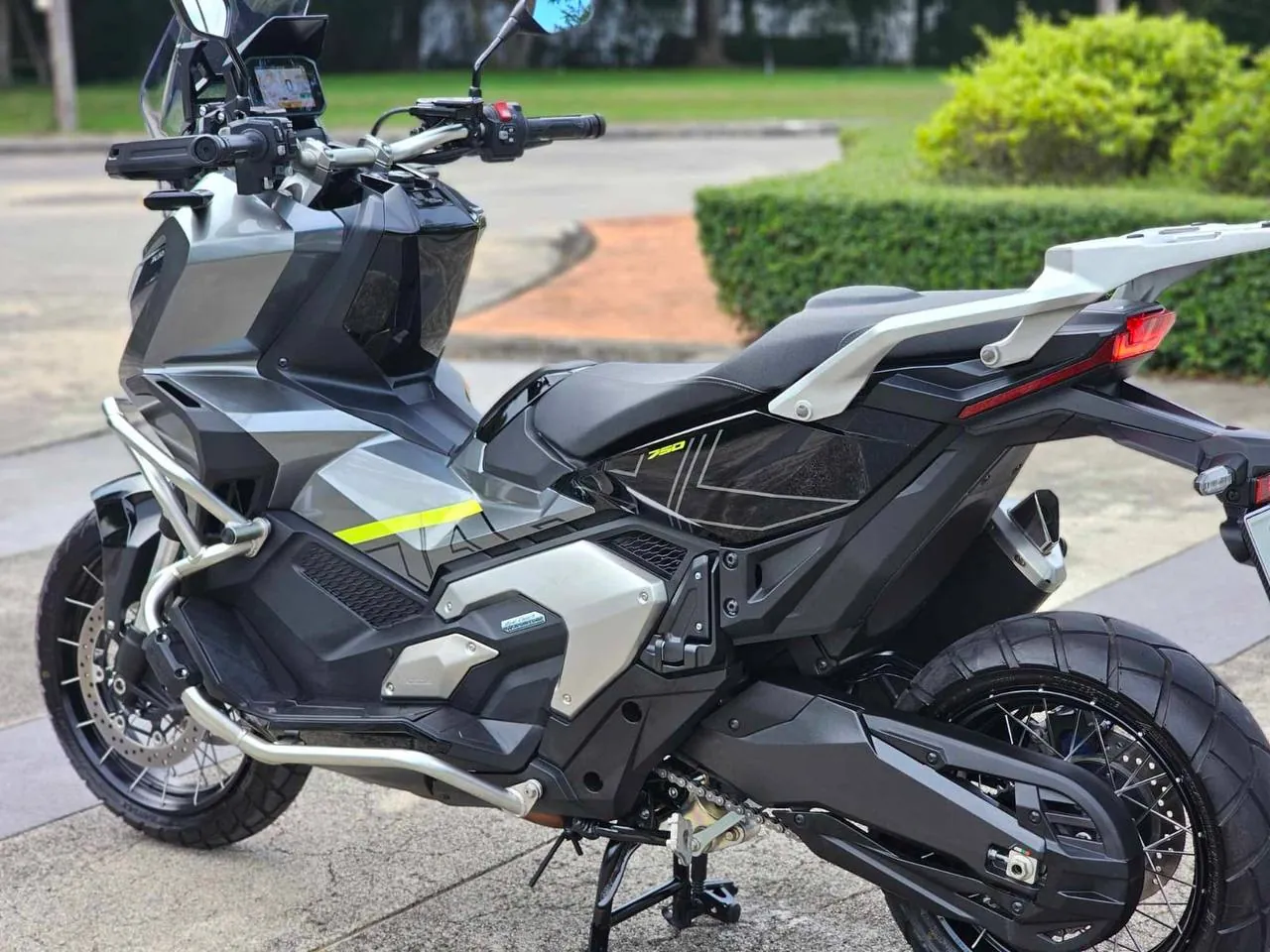 Скутер Honda X-ADV750 в аренду на Пхукете 6