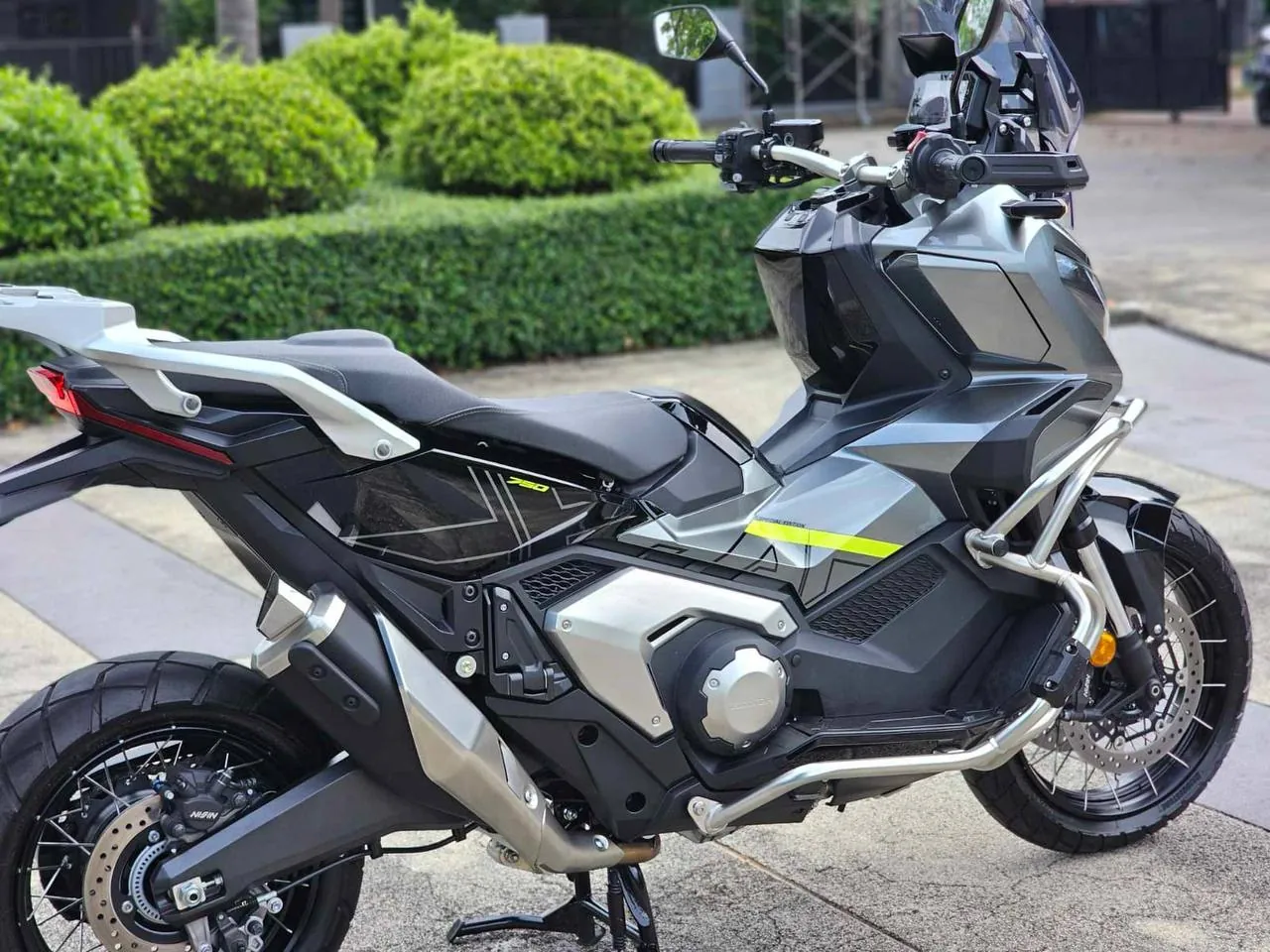 Скутер Honda X-ADV750 в аренду на Пхукете 5