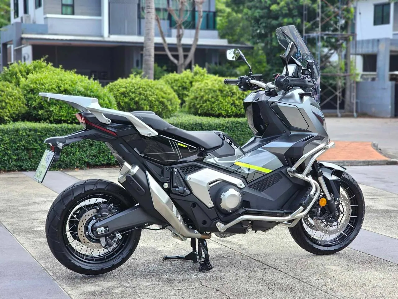 Скутер Honda X-ADV750 в аренду на Пхукете 10
