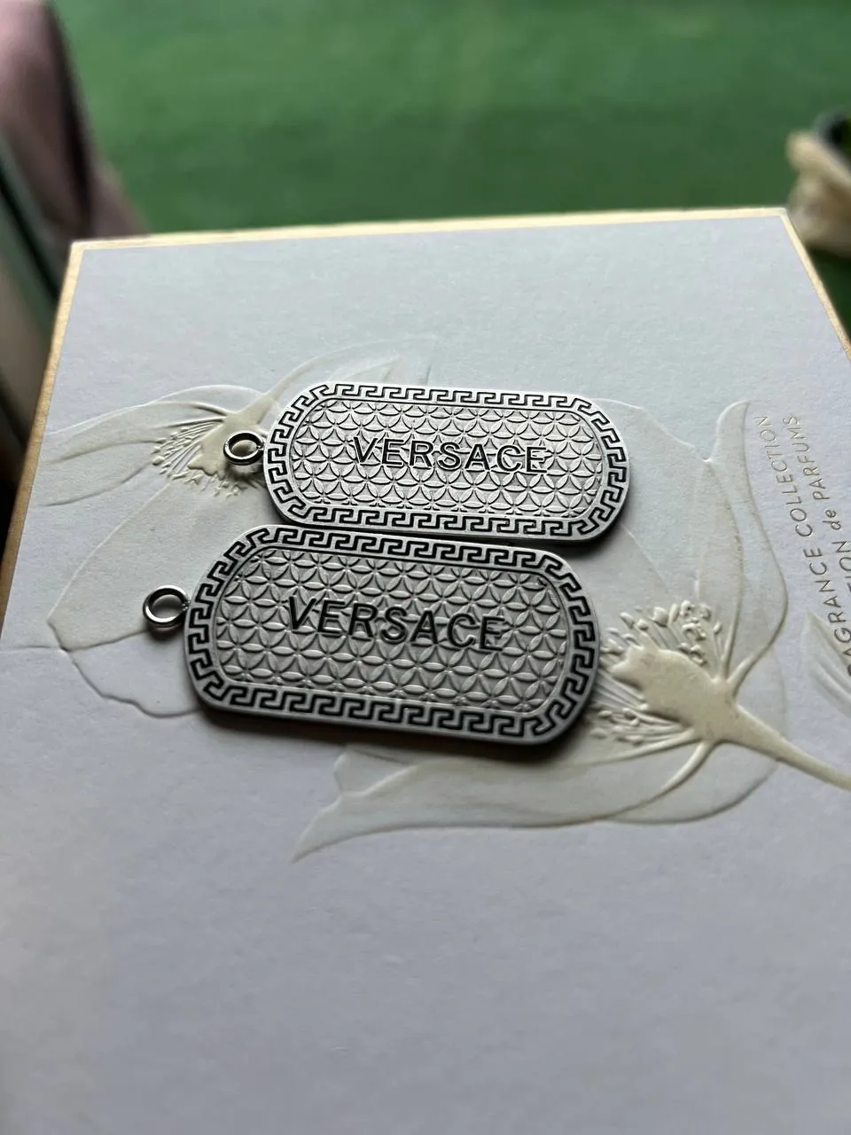 Брендовые жетоны Versace 1